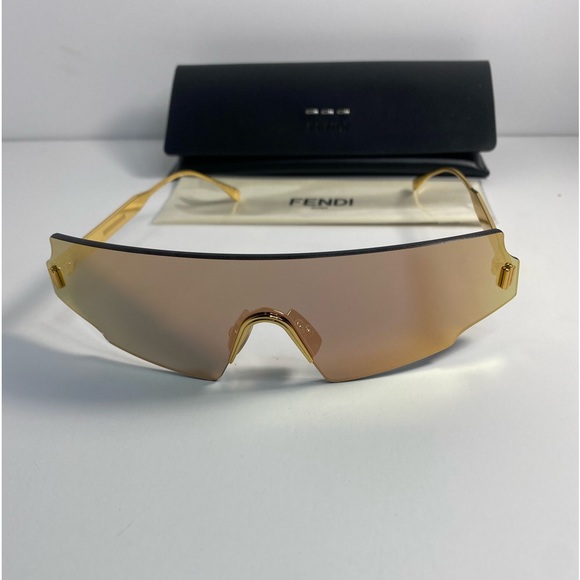 FENDI Rose Gold Shield Sunglasses
FF 0440/S 0000 99 - Picture 12 of 16